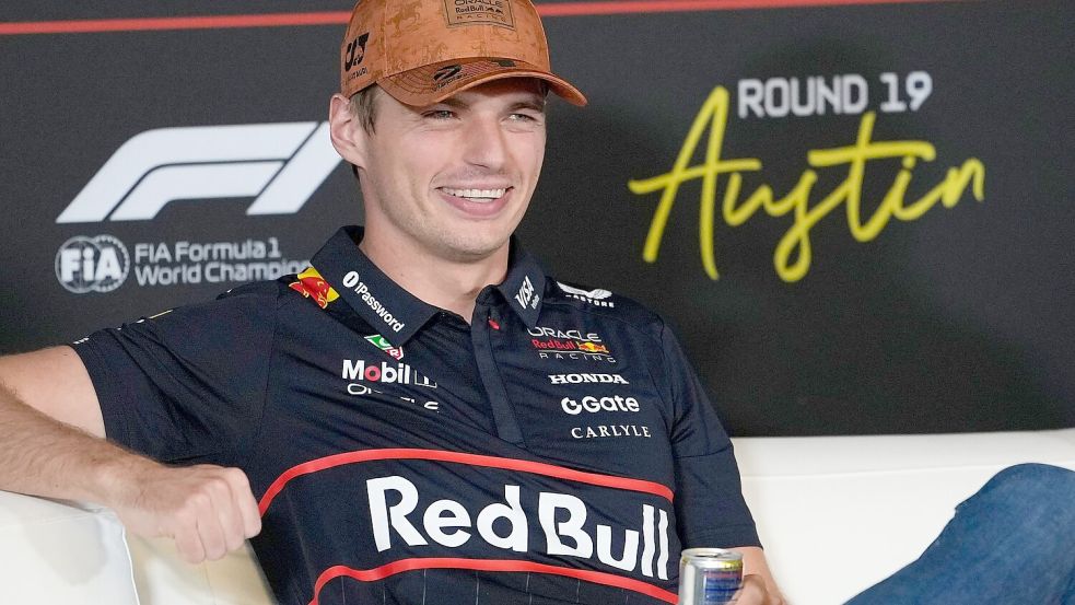 Gute Laune beim viermaligen Weltmeister Max Verstappen. Foto: John Locher/AP/dpa