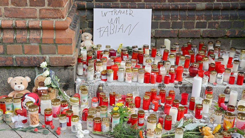 Die Anteilnahme in Güstrow ist groß. Foto: Bernd Wüstneck