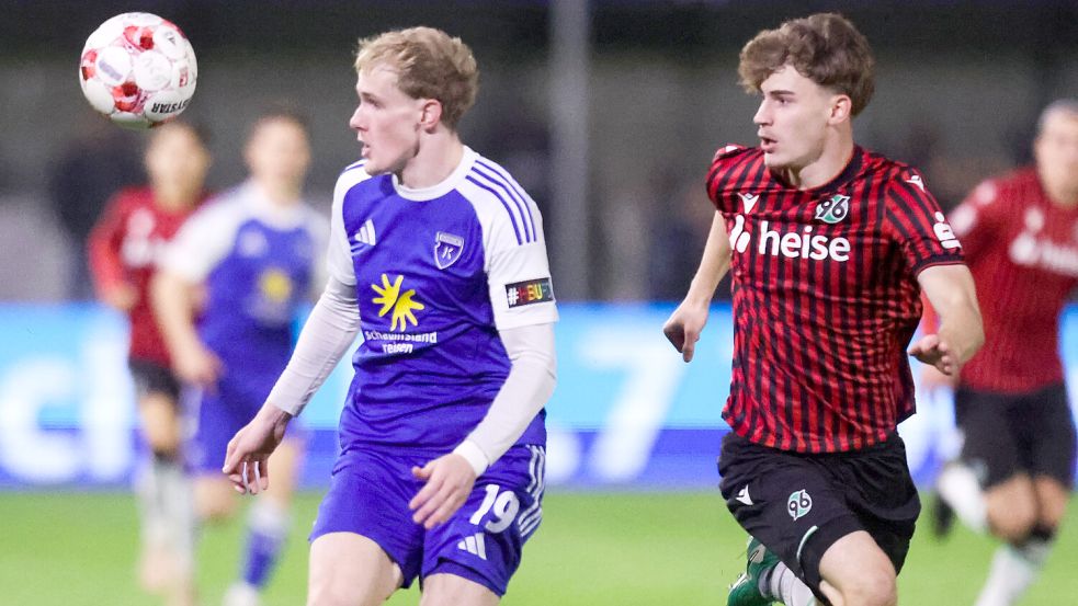 Theo Schröder hat mit Kickers Emden am Samstagabend gegen den SSV Jeddeloh verloren. Foto: Jens Doden/Emden