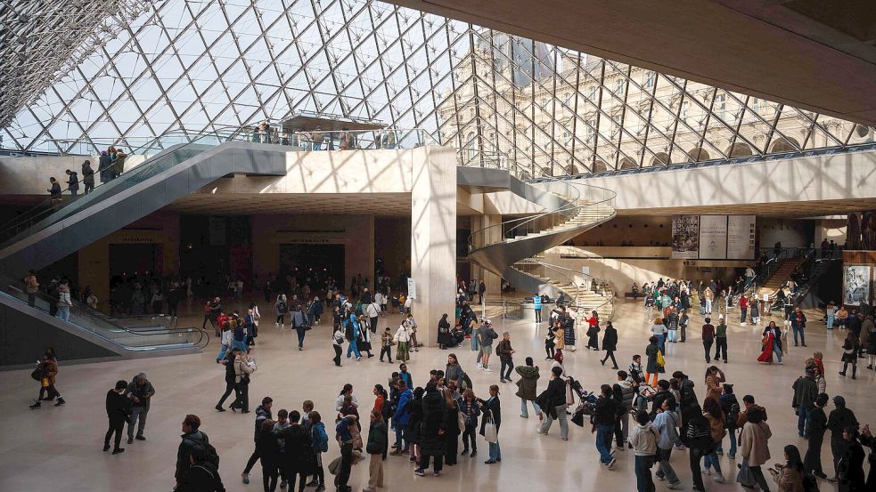 Das Louvre-Museum von innen. Foto: AFP/DIMITAR DILKOFF