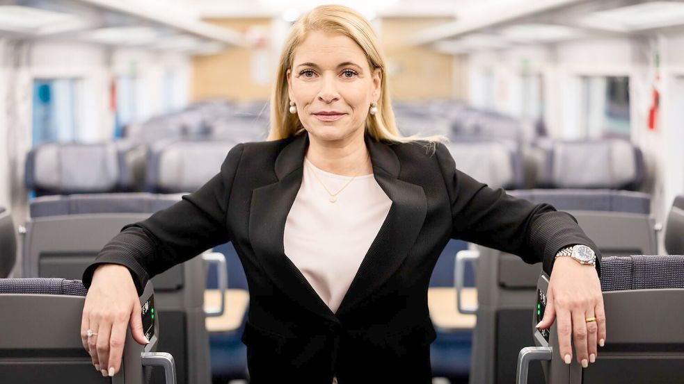 Es müsse alles anders gemacht werden als früher, sagt die neue Bahn-Chefin Palla. (Archivbild) Foto: Christoph Soeder/dpa Pool/dpa