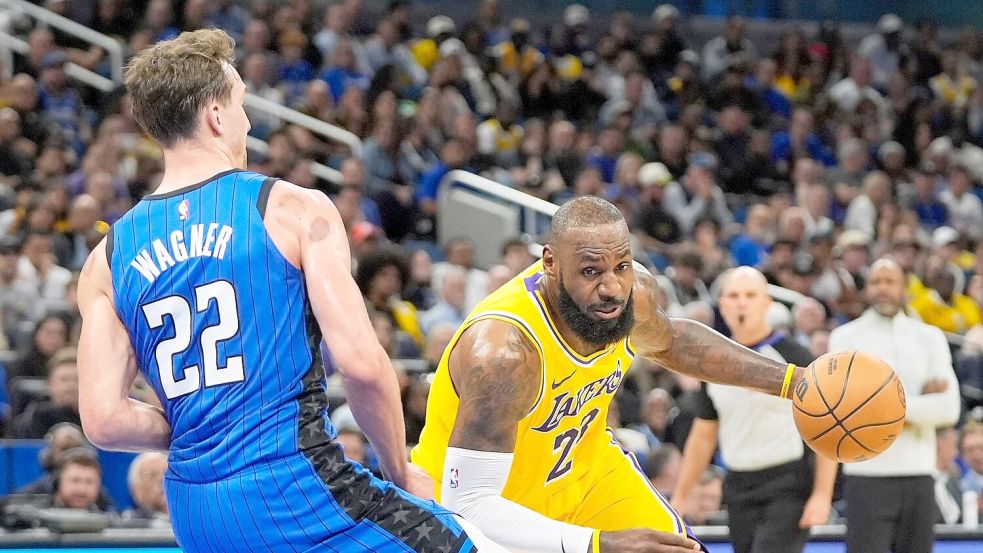 Im Duell mit den ganz Großen wie LeBron James: Franz Wagner. Foto: John Raoux/AP/dpa