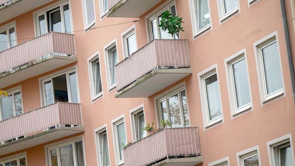 In München lag die durchschnittliche Kaltmiete mit etwa 23 Euro je Quadratmeter an der Spitze. (Archivbild) Foto: Peter Kneffel/dpa