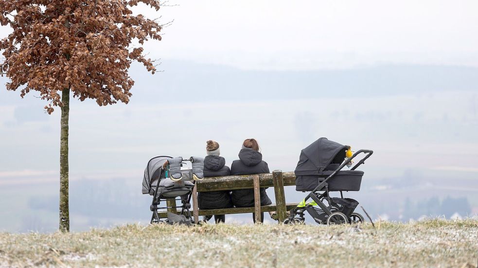 Lieber Kinder statt Karriere? Forscher haben das Rollenbild junger Frauen untersucht (Symbolbild). Foto: Thomas Warnack/dpa