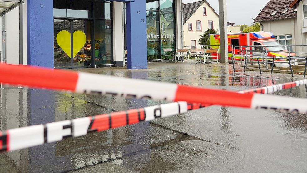 Ein 16-Jährigen wird brutal niedergestochen. Streit mit dem mutmaßlichen Täter gab es vorher laut Ermittlern nicht. Foto: Christian Müller/dpa