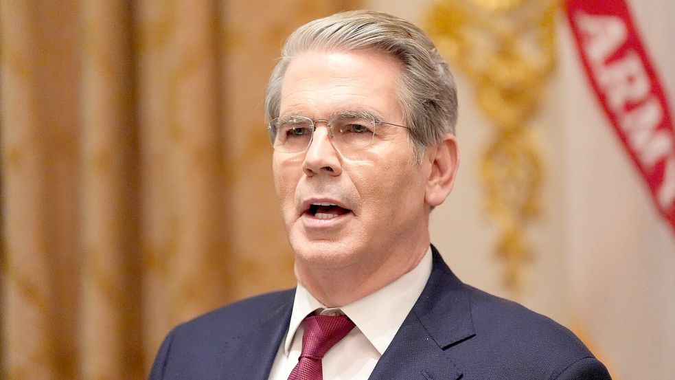 Verkündet schärfe US-Sanktionen gegen Russland: US-Finanzminister Scott Bessent. (Archivbild) Foto: Alex Brandon/AP/dpa