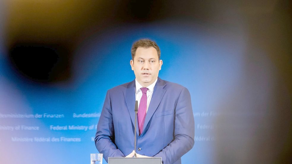 Klingbeil äußerte sich bei Vorstellung der Steuerschätzung. Foto: Christoph Soeder/dpa