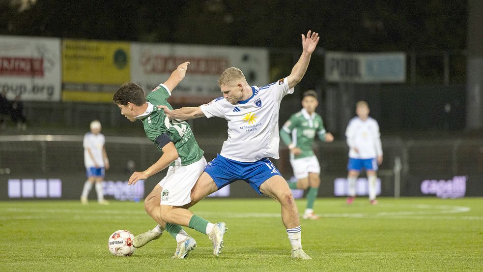 Janek Siderkiewicz hat mit Kickers Emden in Lübeck einen Punkt geholt. Foto: Tobias Bruns