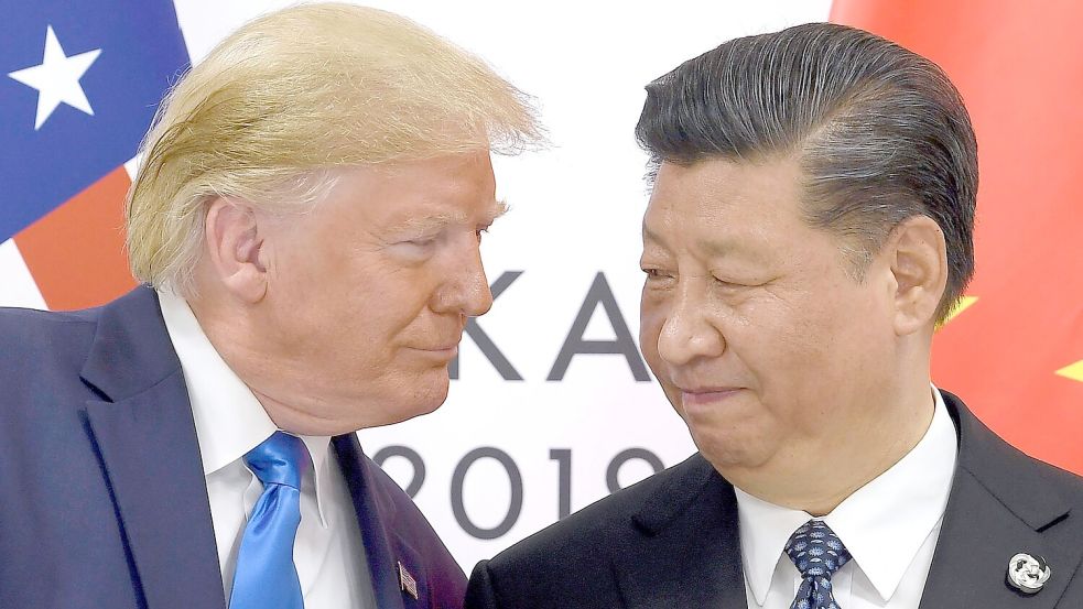 Mit Spannung wird das Treffen zwischen US-Präsident Donald Trump und Chinas Präsident Xi Jinping am Donnerstag erwartet. (Archivbild) Foto: Susan Walsh/AP/dpa