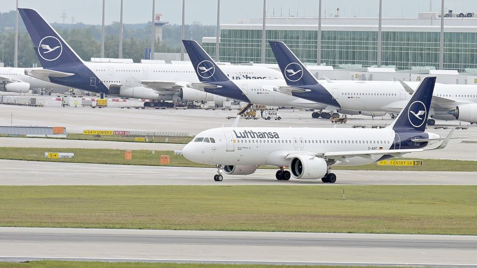 Flugzeug muss wegen „renitentem Passagier“ Notlanden. (Archivbild) Foto: Malin Wunderlich