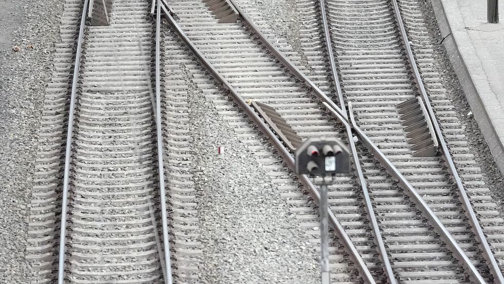 Weil am Schienennetz gearbeitet wird, fallen Züge aus. Foto: Marcus Brandt/dpa