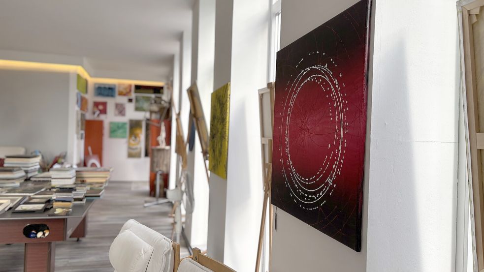 Der Blick ins Innere des Ateliers. Foto: Madita Janßen