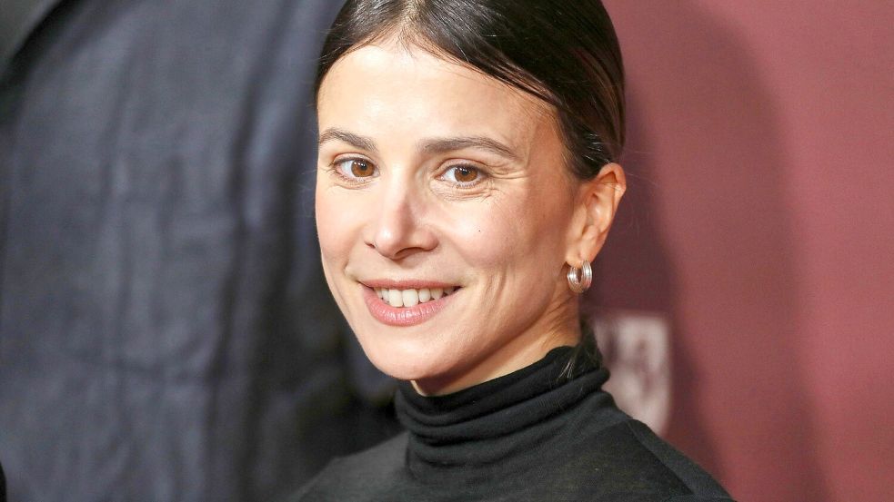 Aylin Tezel aus Bünde lebt heute in Berlin und London – im Interview verrät sie, warum sie so viel pendelt. Foto: dts/picture alliance