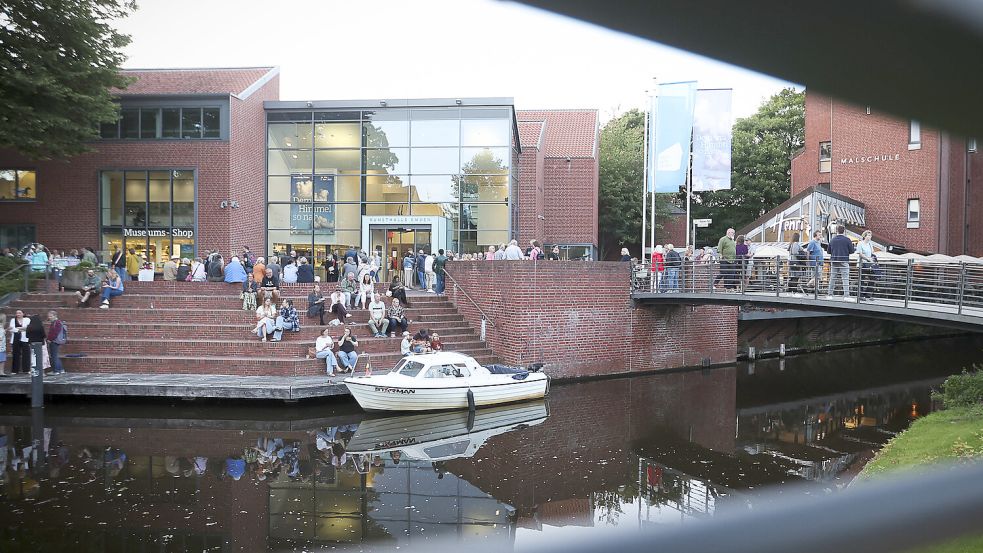 Die Kunsthalle Emden liegt direkt am Emder Stadtgraben. Archivfoto: Jens Doden