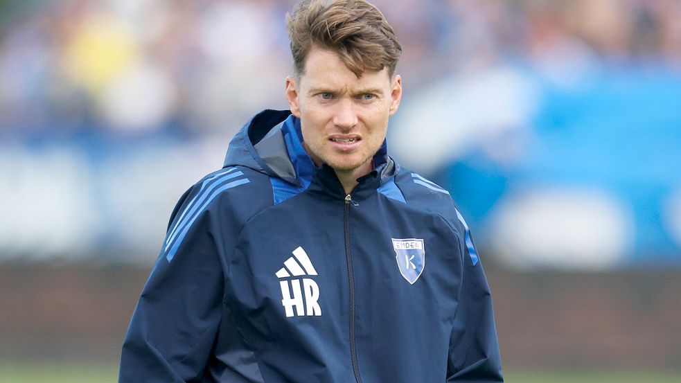 Henning Rießelmann liegt mit Kickers Emden im Tabellenkeller der Regionalliga Nord. Foto: Doden/Emden