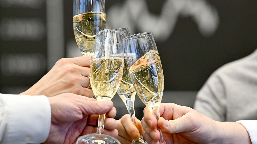 In anderen Ländern, zum Beispiel in den USA, machen die Menschen mehr aus ihren Ersparnissen, weil sie mehr auf Aktien setzen. (Symbolbild) Foto: Arne Dedert