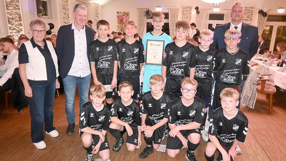 Bei der Wahl zur „Mannschaft des Jahres“ hatte die Fußball D-Jugend die Nase vorn. Fotos: Weers
