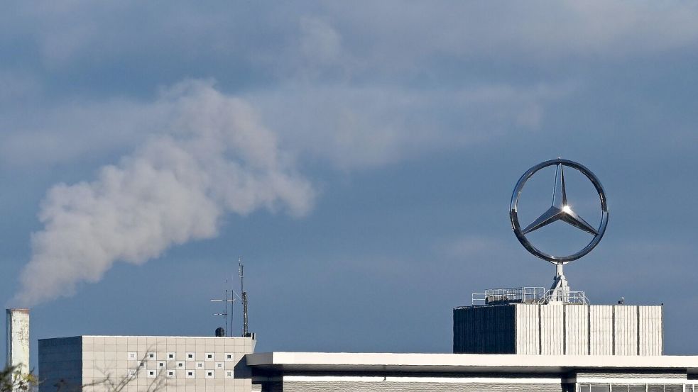 Mercedes-Benz mit Gewinneinbruch. (Foto aktuell) Foto: Bernd Weißbrod
