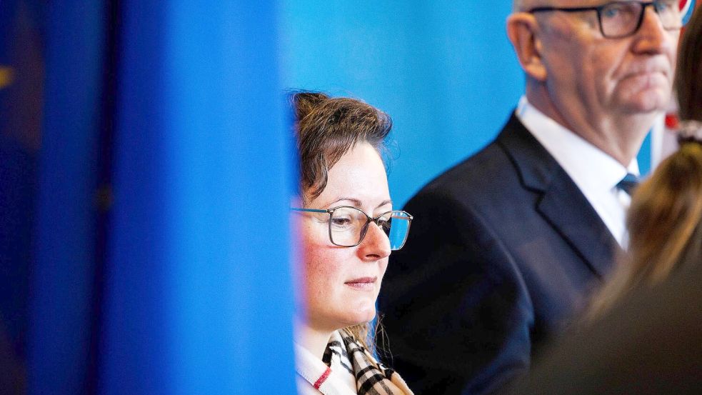 Brandenburgs Agrarministerin Hanka Mittelstädt und Brandenburgs Ministerpräsident Dietmar Woidke (beide SPD) sprechen von einer besorgniserregenden Situation. Foto: Carsten Koall/dpa