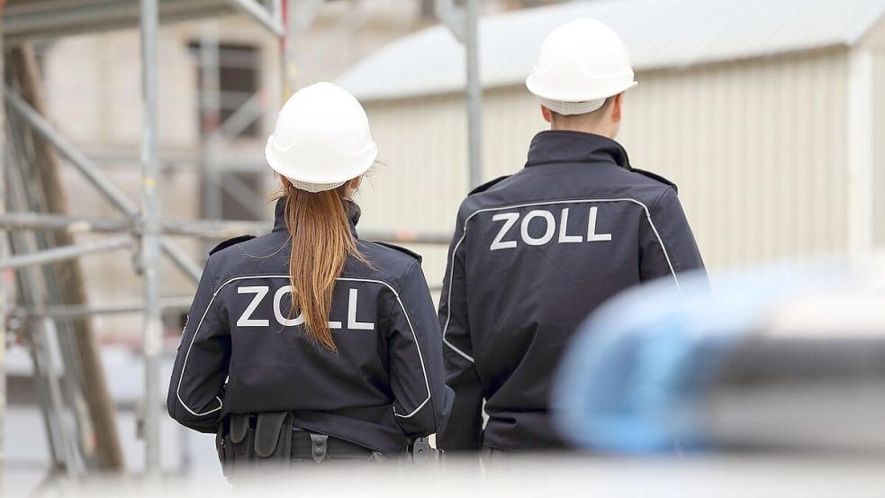 Der Zoll hat am Dienstagmorgen 25 Objekte in Osnabrück und NRW durchsucht. Im Visier der Fahnder: die Baubranche. Foto: Hauptzollamt Osnabrück