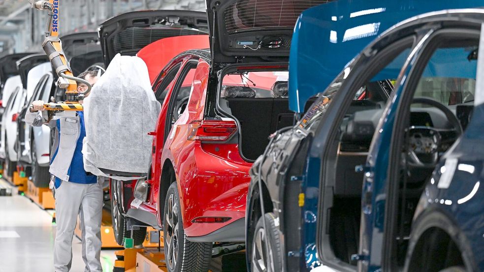 Die Produktion bei VW läuft auch nächste Woche weiter. (Archivbild) Foto: Hendrik Schmidt