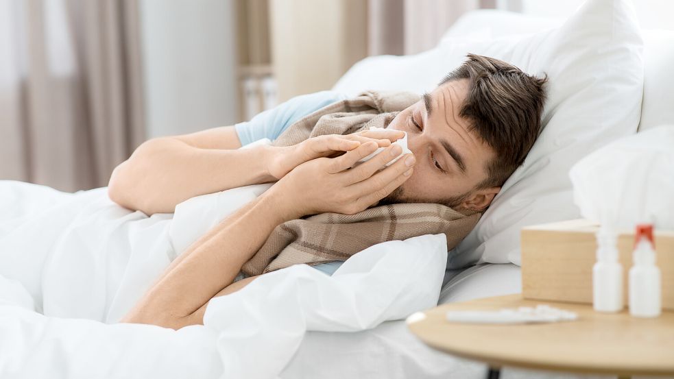 Aus dem Nichts kommt die Erkältung, und ebenso schnell ist sie auch wieder weg: Das Immunsystem hat Einfluss darauf, wie lang eine Krankheit anhält. Foto: IMAGO/ingimages