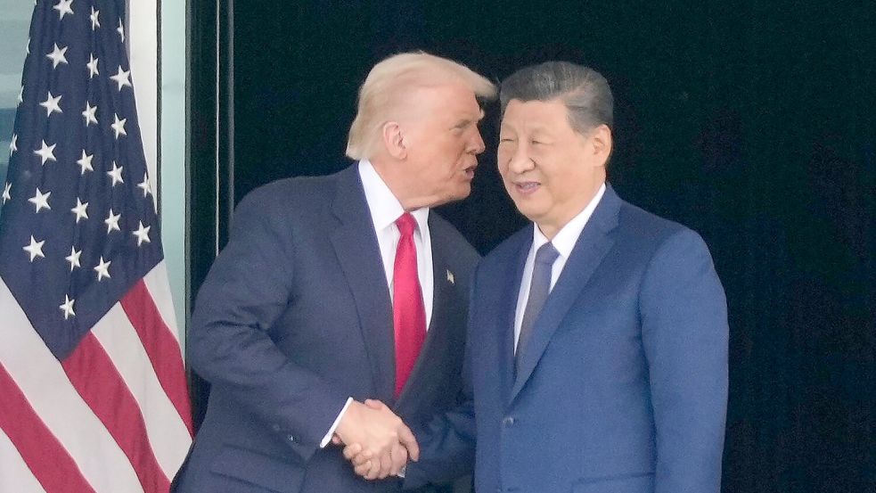 Trump und Xi haben über Öl und Gas gesprochen. Foto: Mark Schiefelbein/AP/dpa