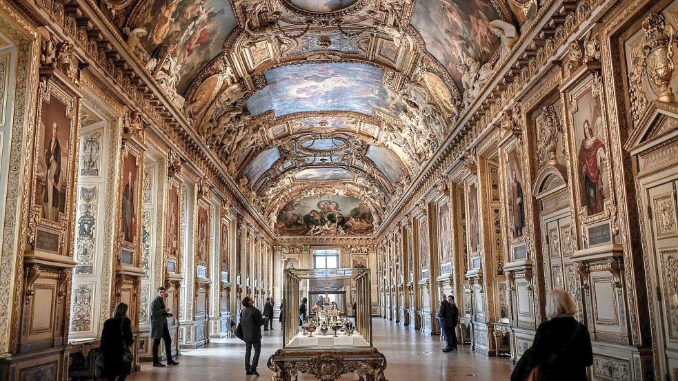 In der prächtigen Apollon-Galerie erbeuteten die Einbrecher Schmuck von unschätzbarem Wert. (Archivbild) Foto: Stephane De Sakutin/AFP/dpa