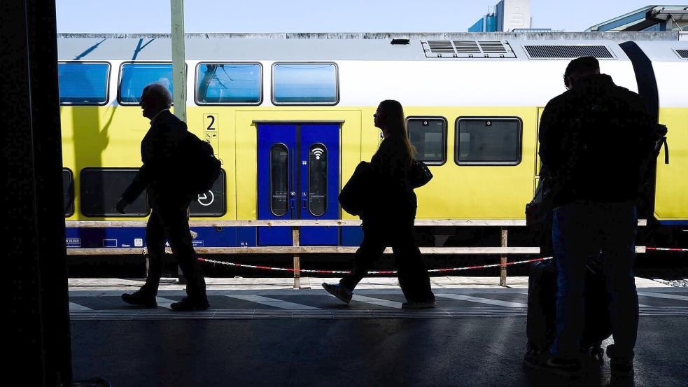 Beim Deutschlandticket richtet sich die Preissteigerung ab 2027 nach einem Index. Foto: Julian Stratenschulte