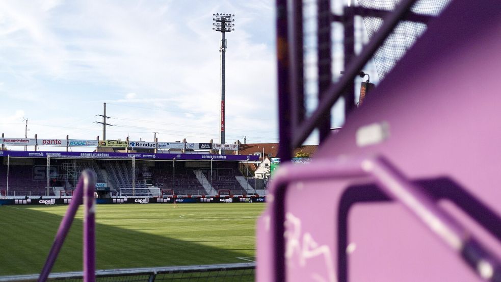 Das Stadion an der Bremer Brücke wird aller Voraussicht nach saniert. Foto: Michael Titgemeyer