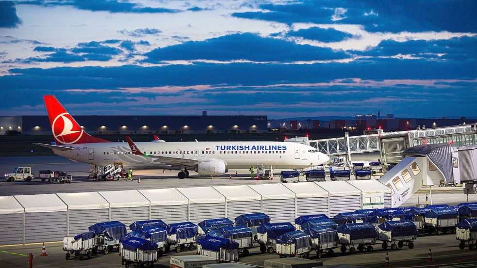 Im September sind bereits zweimal Menschen aus Afghanistan nach Hannover gebracht worden. Foto: Moritz Frankenberg