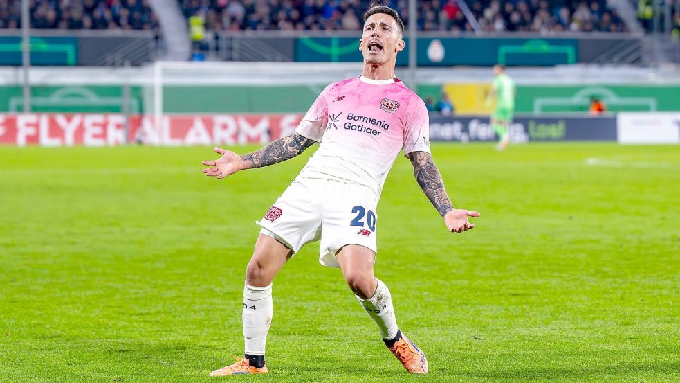 Die Freistöße von Alejandro Grimaldo sind gefürchtet. Foto: David Inderlied