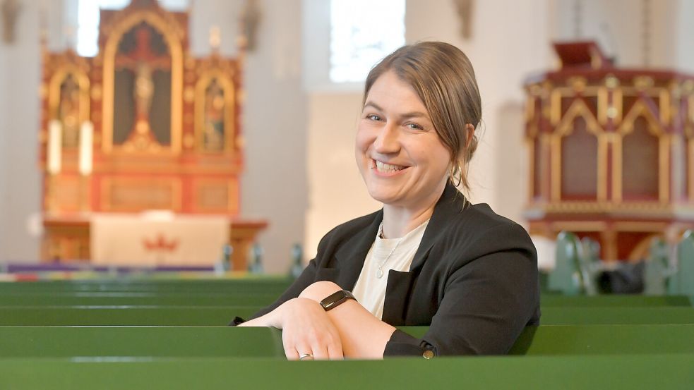 Ina Jäckel ist gemeinsam mit ihrem Mann Benjamin Pastorin der lutherischen Kirchengemeinde in Loga. Foto: Klaus Ortgies/Archiv