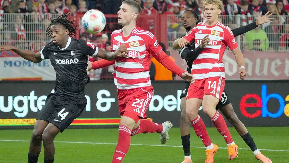 Unions Andrej Ilic wurde ein Tor aberkannt. Foto: Soeren Stache