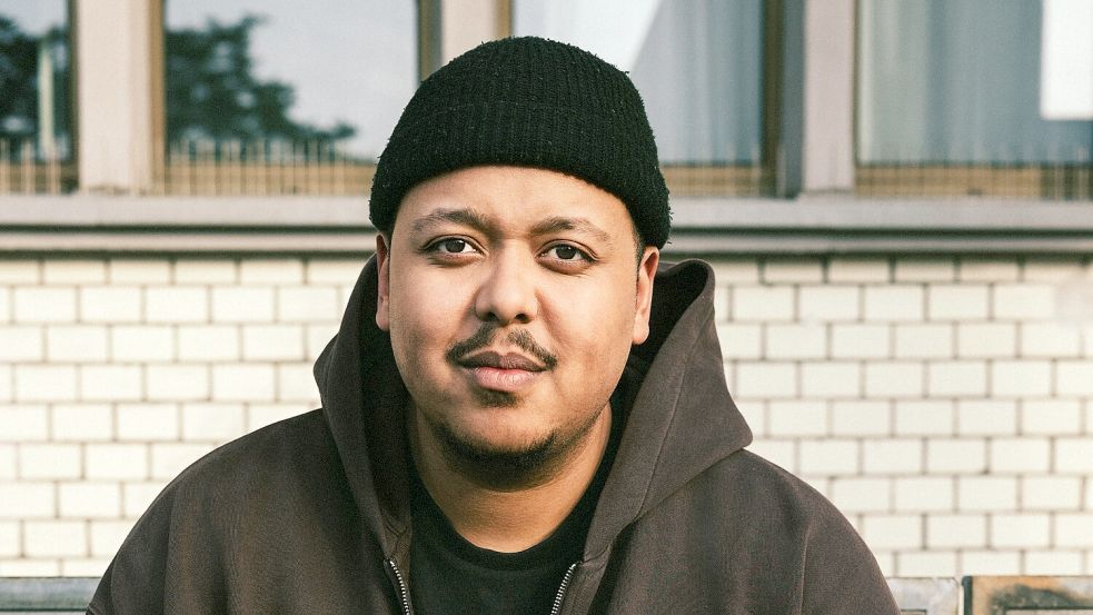 Der Emder Assane Badiane wurde mit dem Deutschen Comedypreis in der Kategorie "Bester Newcomer" ausgezeichnet. Foto: Banijay Germany