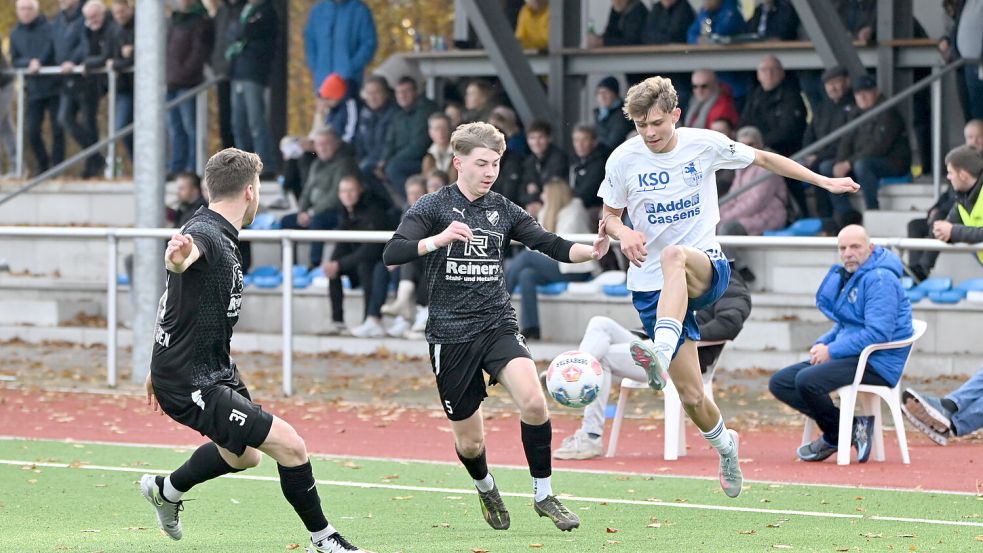 Im Kellerduell trifft der TuS Esens auf GW Firrel. Foto: Doden/Blomberg