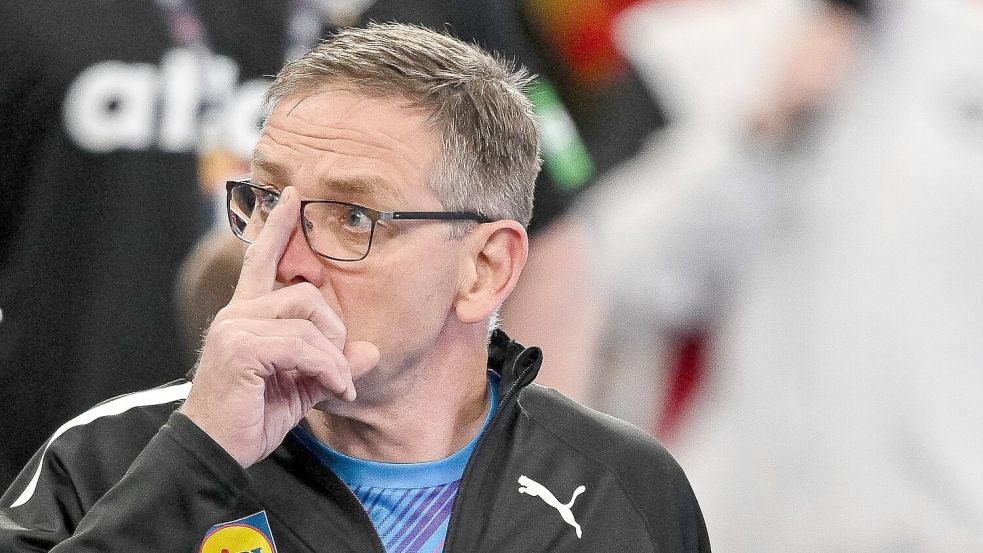 Der Auftritt des DHB-Teams bereitete Handball-Bundestrainer einige Sorgenfalten. Foto: Harry Langer