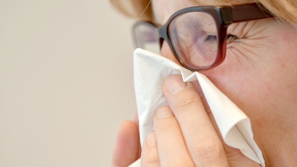 Die Verbreitung akuter Atemwegserkrankungen nimmt langsam Fahrt auf. Foto: Foto: Patrick Pleul/dpa-Zentralbild/dpa