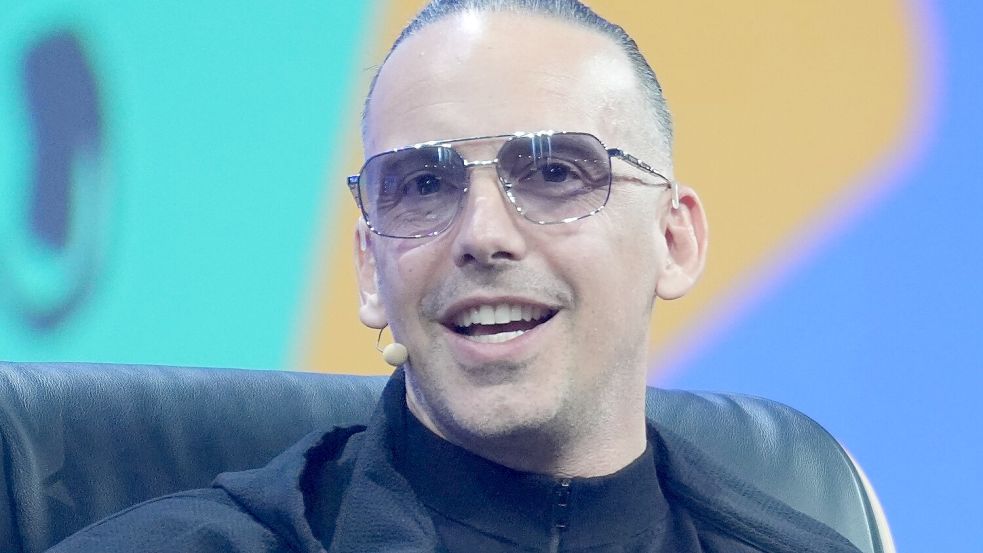 Der Künstler kniete bei seinem Heiratsantrag. (Archivbild) Foto: Marcus Brandt/dpa