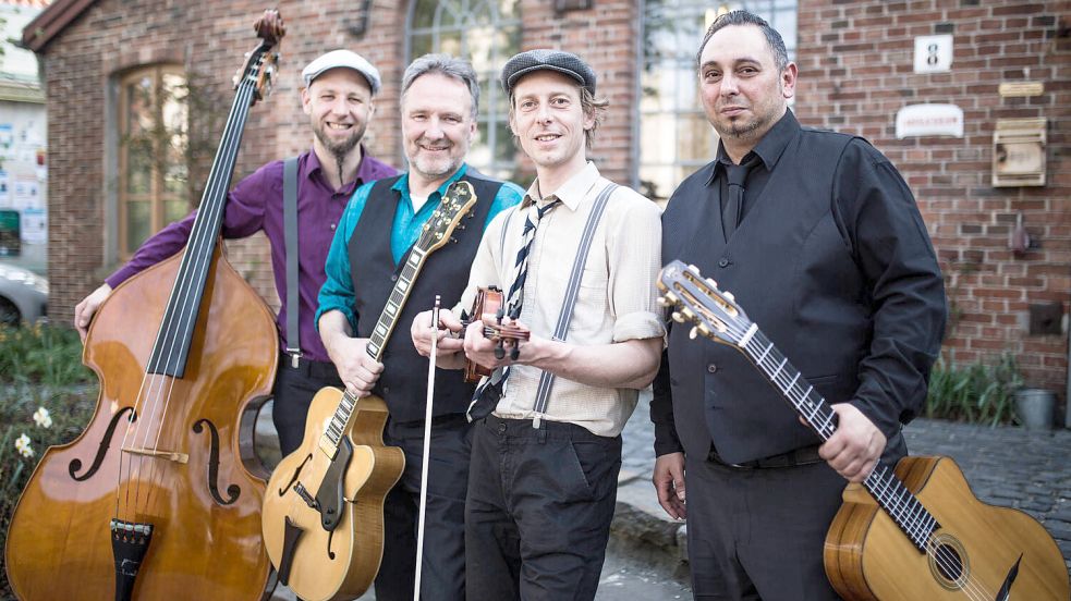 Das „Sinti Swing Quartett“ Chapeau Manouche tritt im Gulfhaus dartein in Driever auf. Foto: Chapeau Manouche