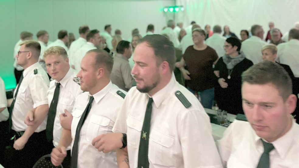 Die Ostrhauderfehner Schützen feierten ein gemütliches Beisammensein. Fotos: Schützenverein