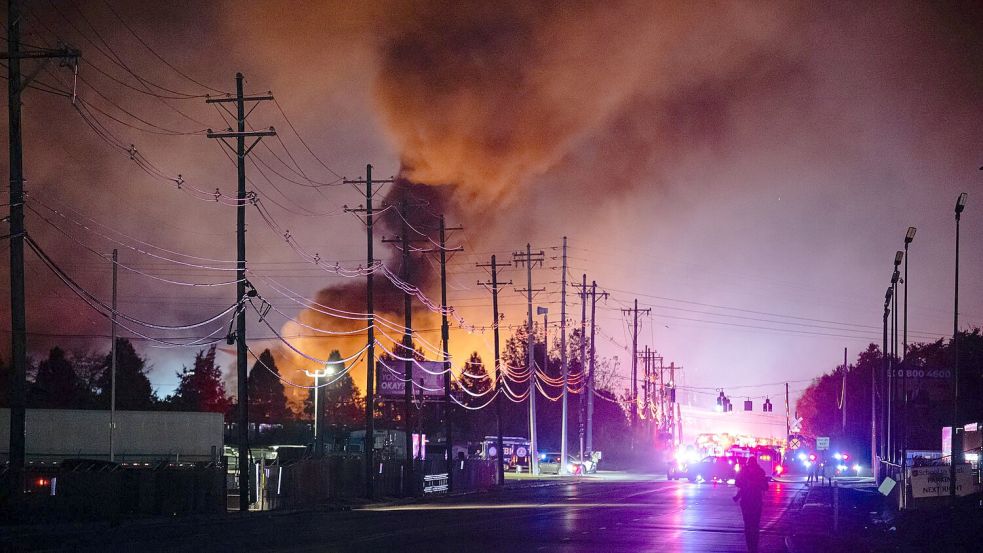 Die Maschine stürzte unmittelbar nach dem Start ab - und war mutmaßlich voll betankt. Foto: Jon Cherry/AP/dpa