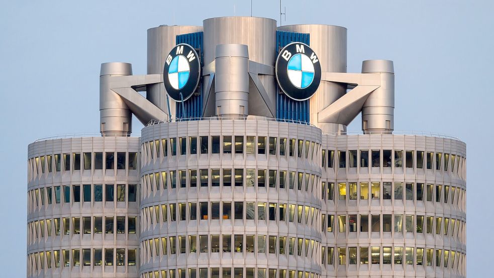 BMW zeigt sich in der aktuellen Krise der deutschen Autoindustrie bisher robuster als die Konkurrenz. (Archivbild) Foto: Peter Kneffel/dpa