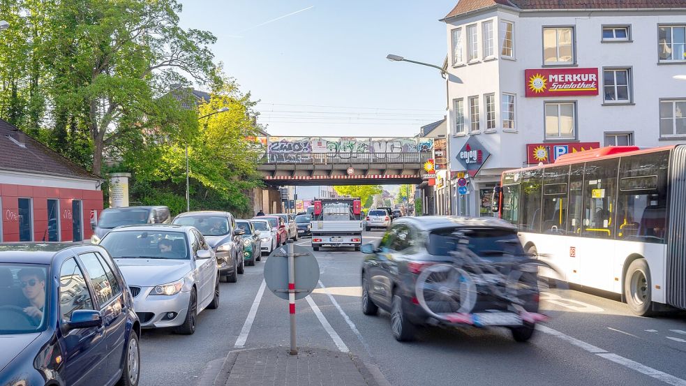 Die Iburger Straße soll umgebaut werden - und wird dadurch zu einem Nadelöhr, sagt die CDU. Foto: Benjamin Beutler