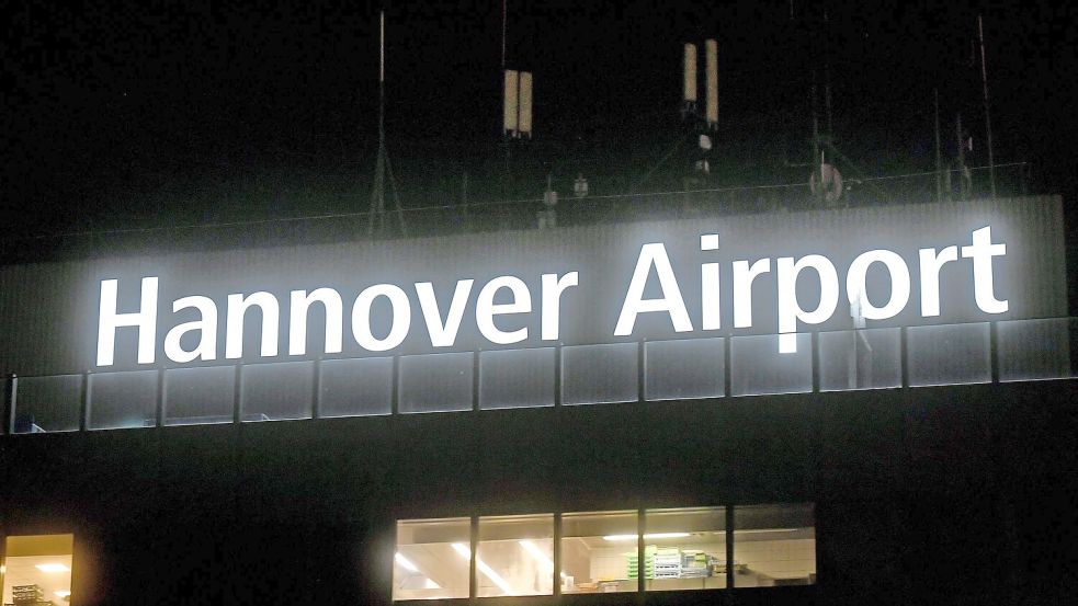 Flieger wurden teils umgeleitet oder konnten erst später landen. (Symbolbild) Foto: Holger Hollemann