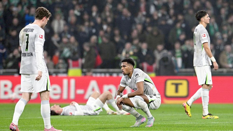Von späten Gegentoren geschockt: Wolfsburg verliert auch in Bremen. Foto: Carmen Jaspersen