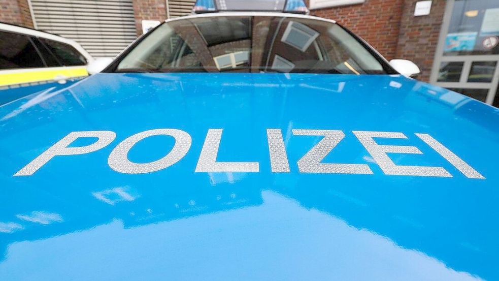 Die Polizei hat in Bremen einen Mann gestellt, der laut einer Zeugin mit einer Waffe auf Passanten gezielt haben soll. Foto: Melanie Hohmann