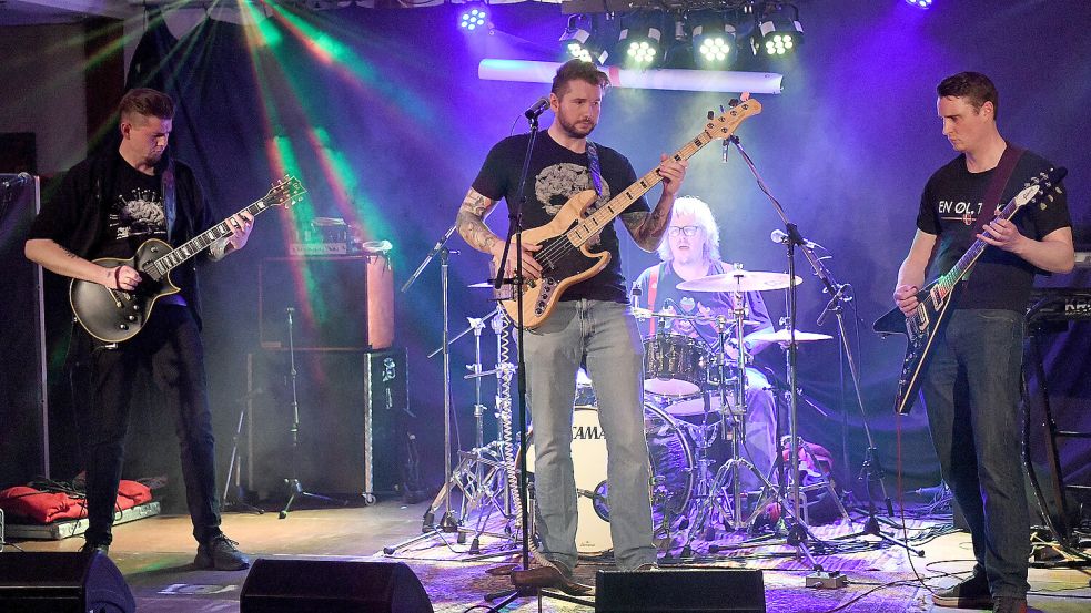 Die Band Steeleel begeisterte die Besucher mit Rock. Foto: Melchert Stromann