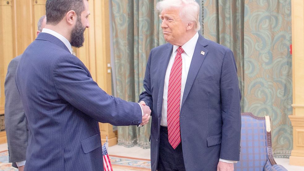 Trump und Syriens Übergangspräsident Al-Scharaa treffen sich in der US-Hauptstadt. (Archivbild) Foto: Bandar Aljaloud/Saudi Royal Pala
