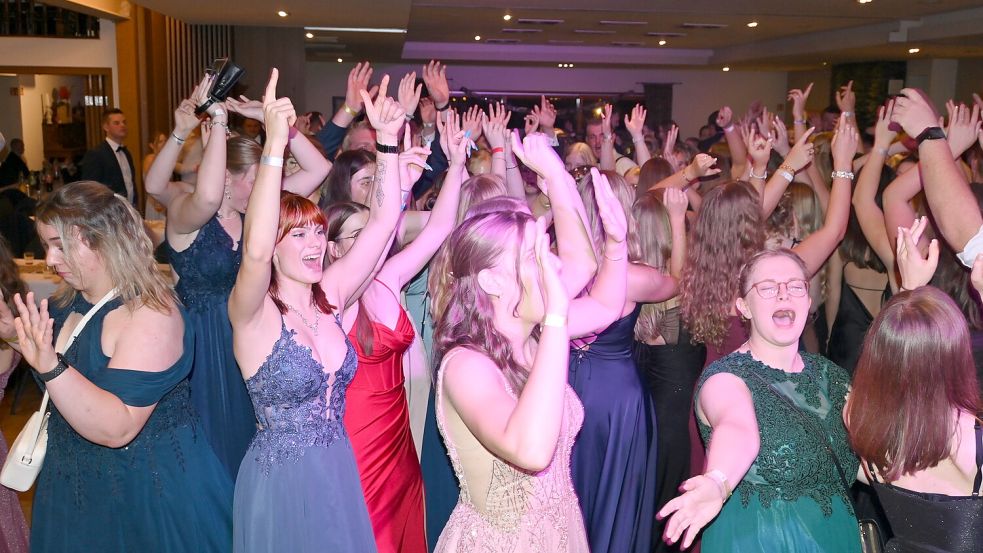 Beste Stimmung herrschte am Samstagabend auf dem Ball der Landjugend Holte bei Tepe in Aschendorf. Foto: Holger Weers
